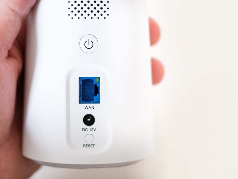EZVIZ BC1 Basisstation - Aansluitingen voor stroom en netwerkkabel. Zo verbind je het systeem met je router.