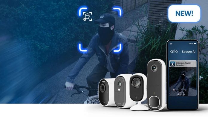 Een rij wit-zwarte Arlo beveiligingscamera's en een smartphone met een Arlo Secure AI-melding, voor een blauwe achtergrond waarop een gemaskerde man op een fiets wordt gemarkeerd door een oplichtend blauw detectiekader.
