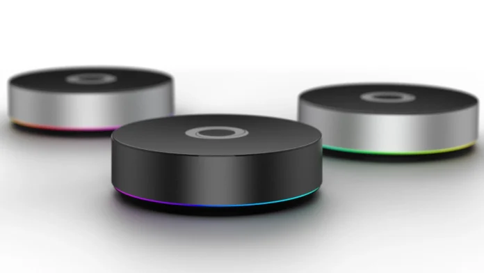 Drie Homey Pro smart home hubs met oplichtende LED-ringen die Homey Zigbee OTA updates ondersteunen op een witte achtergrond.