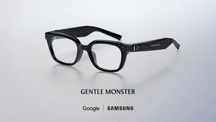 Een moderne zwarte Samsung AI bril met een dik montuur en ingebouwde camera-sensoren van Gentle Monster en Google.