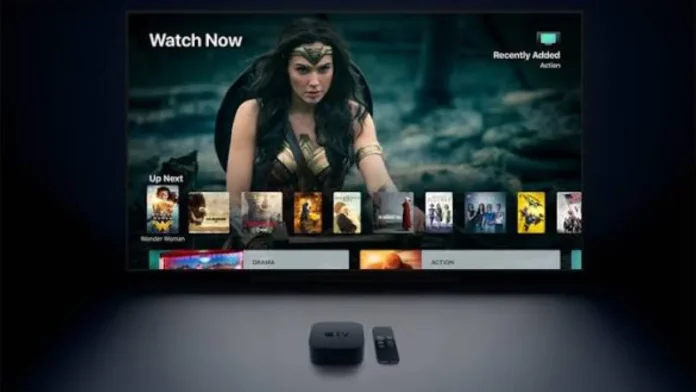 Apple TV-box en afstandsbediening met de Apple TV-app interface op een televisiescherm.