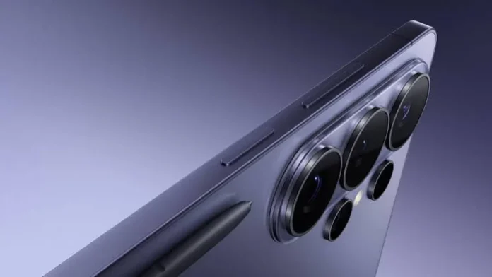 Close-up van de Samsung Galaxy S24 Ultra camera's en S Pen stylus.