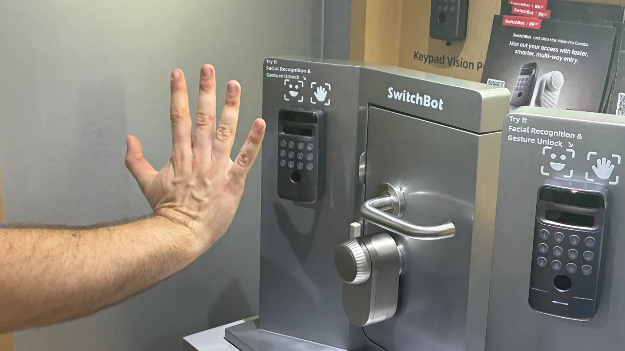 SwitchBot laat de handpalmherkenning van zijn nieuwe slot zien