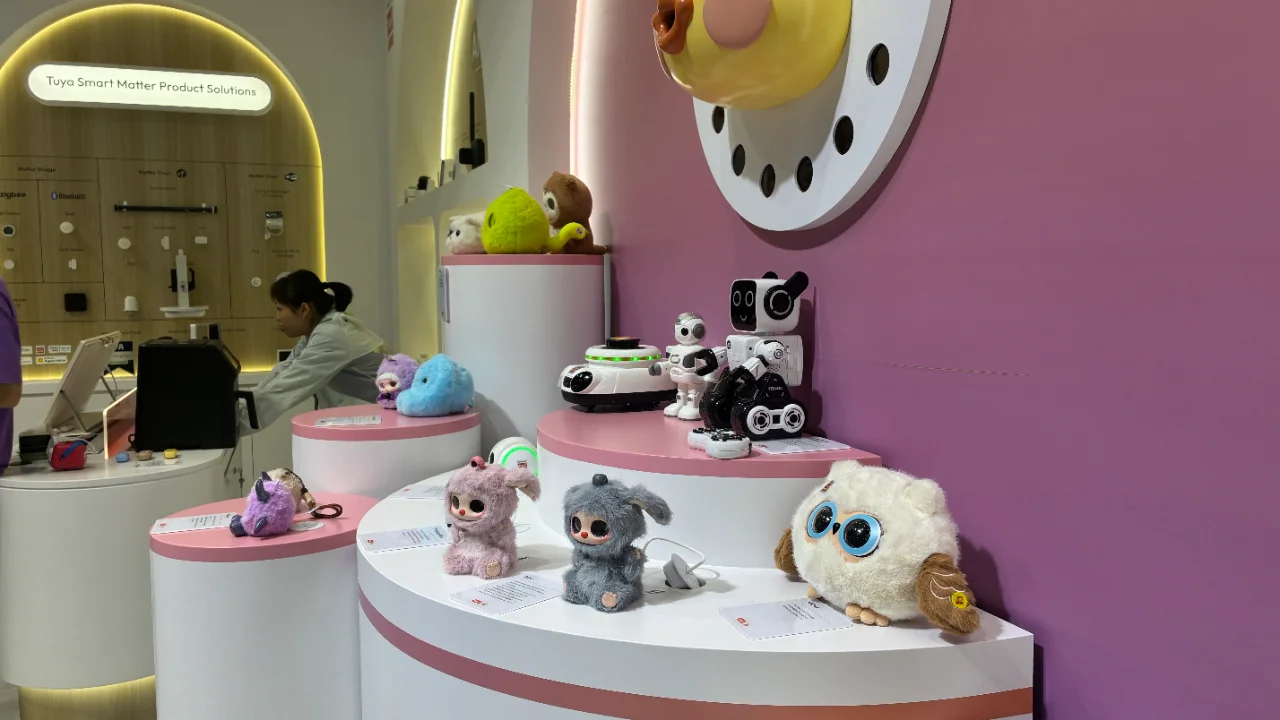 Nog meer schattige (of griezelige, het is maar hoe je het bekijkt) AI-knuffels