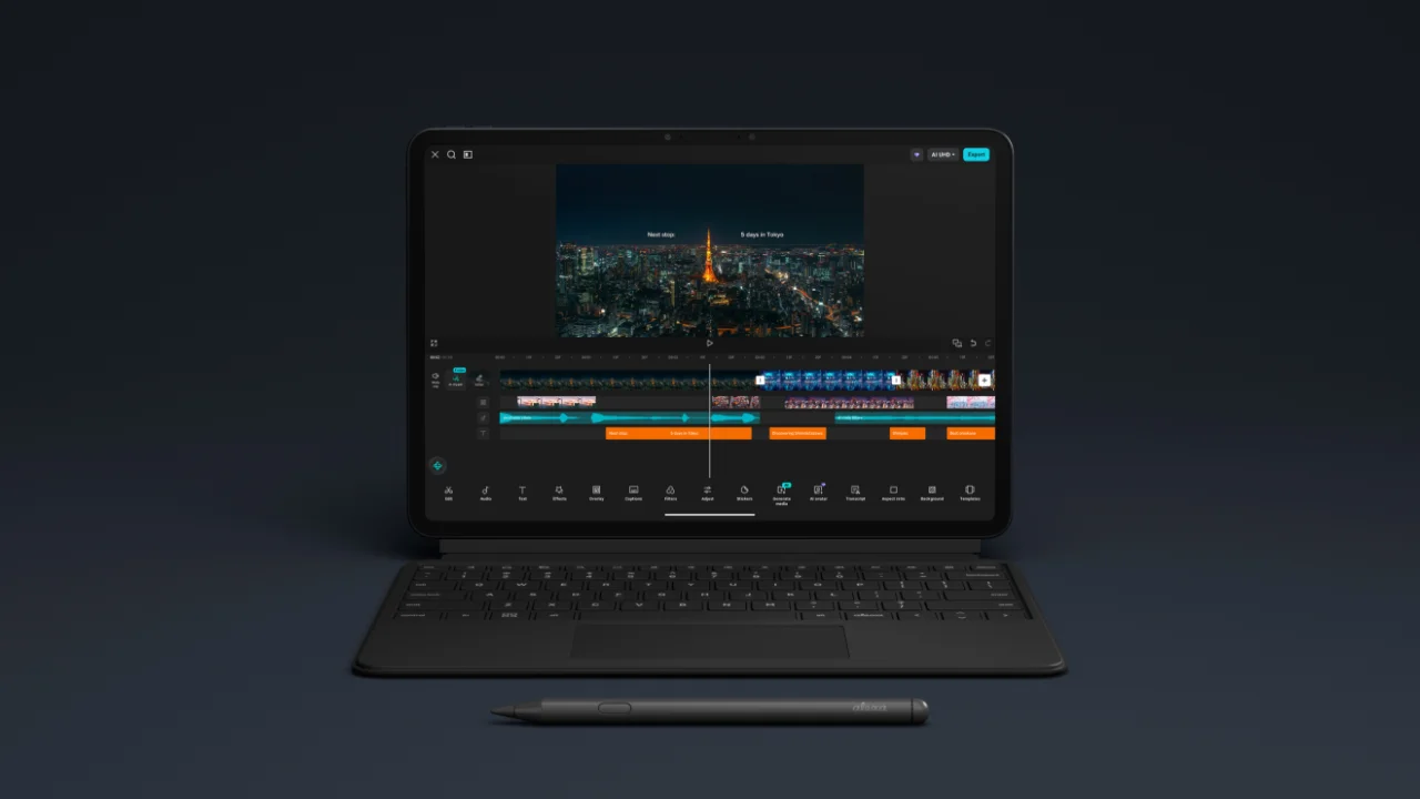 Alexa Tablet 12 Pro met Pro Keyboard en Pro Pen tijdens het bewerken van een video