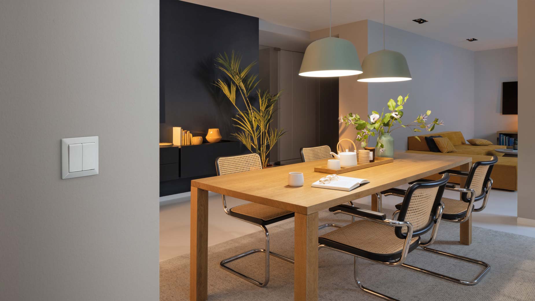  lifestyle picture Bosch in woonkamer (slimme schakelaar)